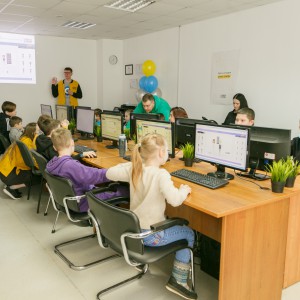 Новый класс в развлекательном центре города Томска! Скоро открытие! - Школа программирования для детей, компьютерные курсы для школьников, начинающих и подростков - KIBERone г. Крымск